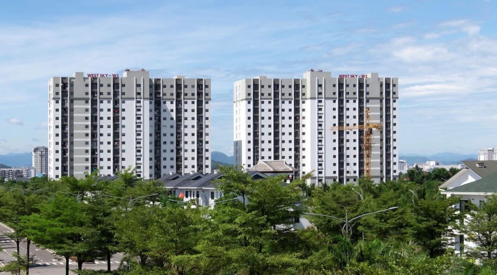 Chung cư xã hội West Sky nhìn từ xa